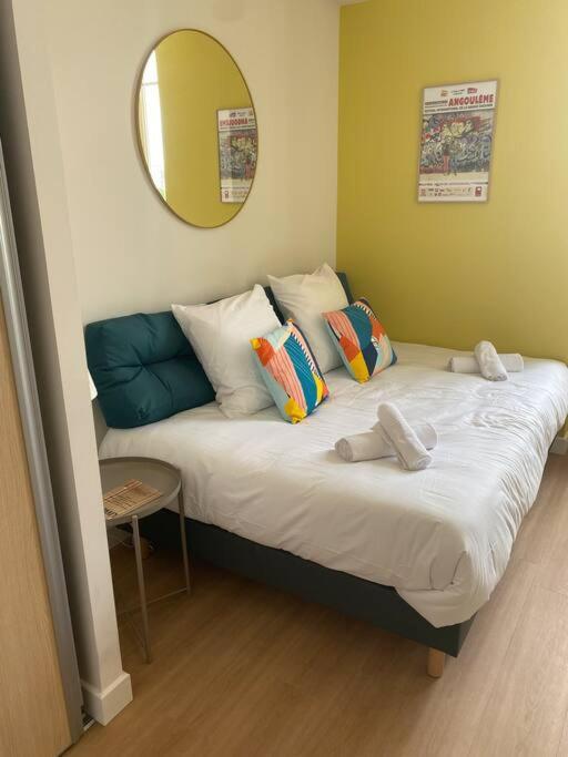 Superbe Studio Centre Ville * Clim * Wifi * Haut De Gamme * Angoulême Eksteriør bilde